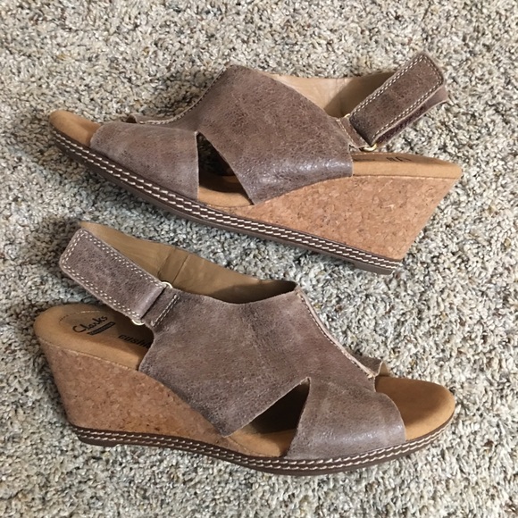 clarks soft cushion wedge sandals